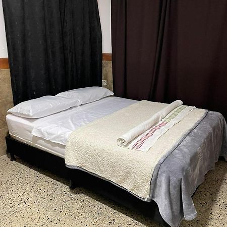 Casa Al Frente Del Pueblito Paisa Appartamento Medellín Esterno foto
