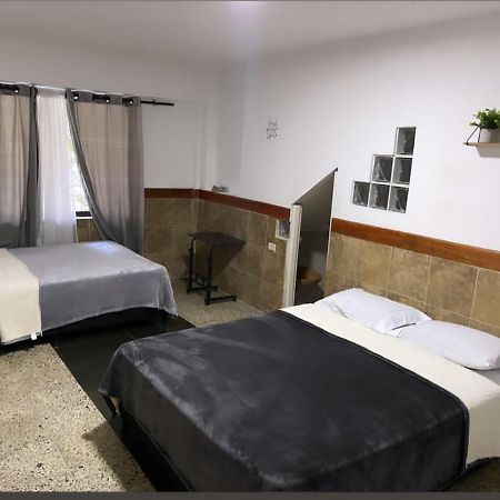 Casa Al Frente Del Pueblito Paisa Appartamento Medellín Esterno foto