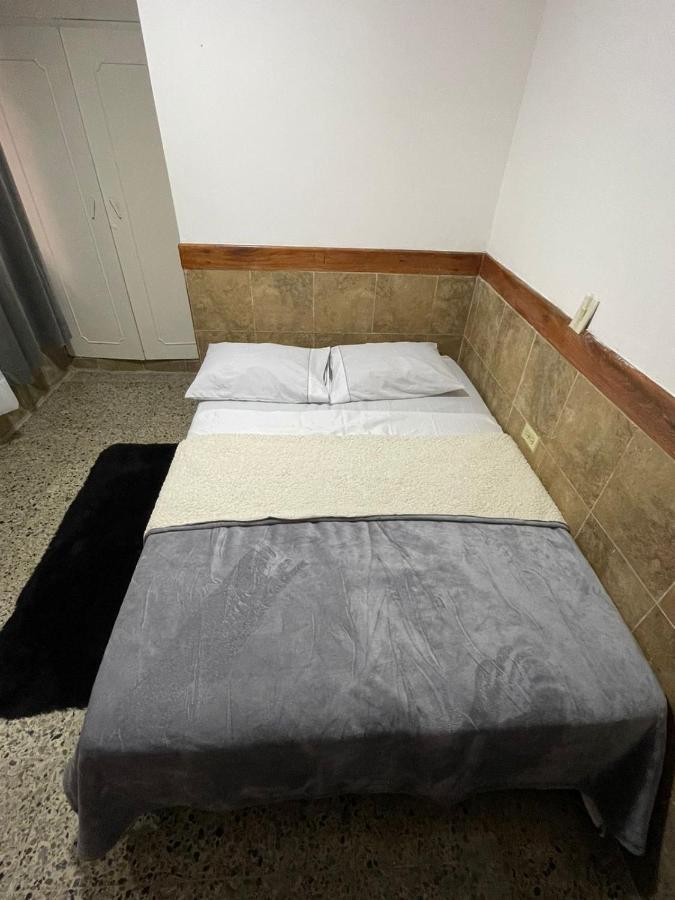 Casa Al Frente Del Pueblito Paisa Appartamento Medellín Esterno foto