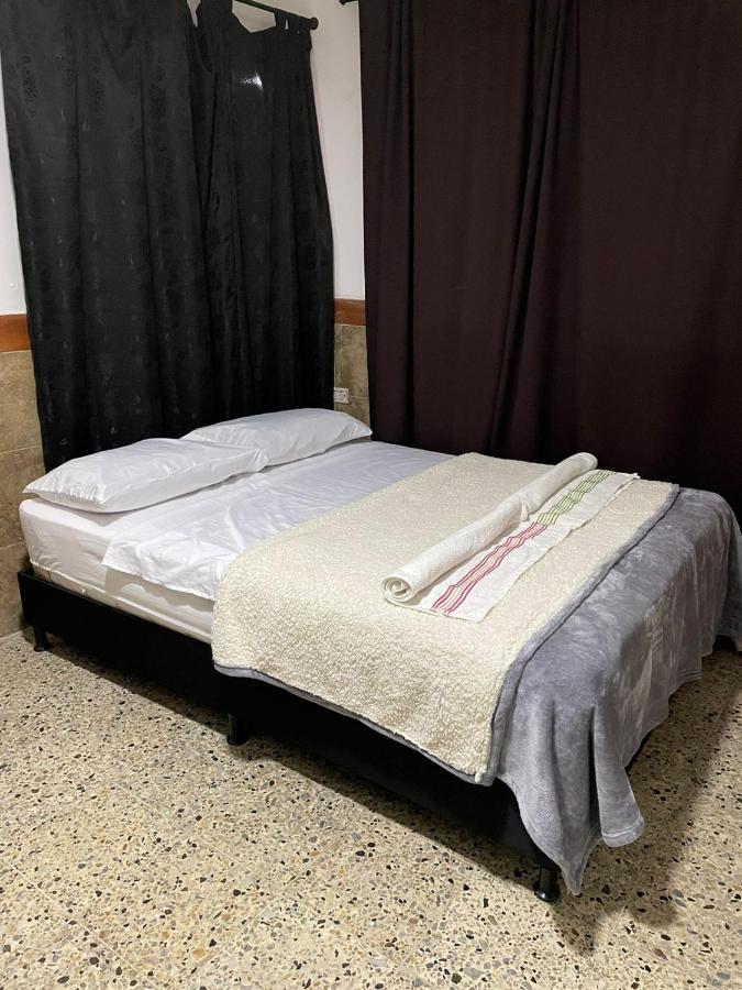 Casa Al Frente Del Pueblito Paisa Appartamento Medellín Esterno foto